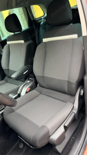         Citroen C3 AirCross 1.2 PureTech Shine 110cp 6viteze 2019.03 recent import Franța - imagine 9