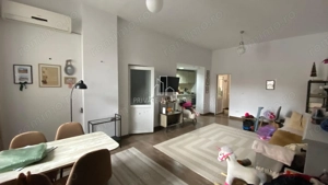 Apartament 3 Camere De Inchiriat cu parcare, Zona 7 Noiembrie