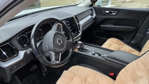 VOLVO XC60 anul 2021 - imagine 10