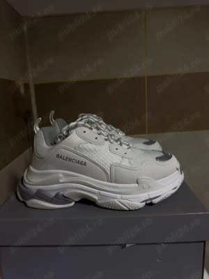 Balenciaga Triple S White - 42