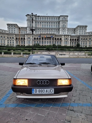 Audi 80 VEHICUL ISTORIC in Cartea de Identitate, motor 1.6 benzina, an 1985, ITP 2 ani