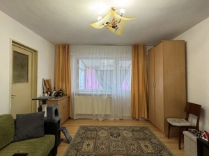  3 cam, bloc caramida, etaj 4 cu acoperis, str. Unirii