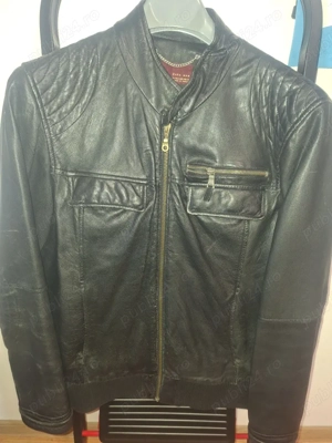 Geacă piele naturala mărimea M, marca Zara.