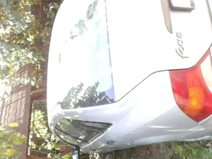 Vând. Ford. Focus.  2007 1.6 benzina. Cutie dsg 185ooo. Km. Cauciucuri noi distributie. Schimbata  .