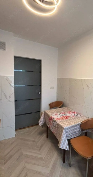 2 camere central linistit modern mobilat utilat modern parchet stejar ideal cuplu  - imagine 4