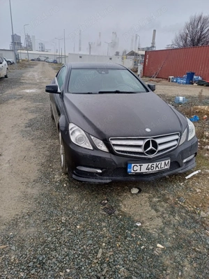 Mercedes-Benz E220 - imagine 8