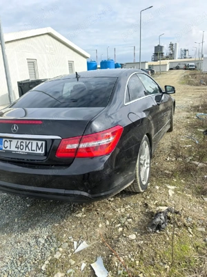 Mercedes-Benz E220 - imagine 9