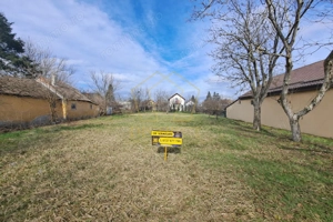 Teren imprejmuit pretabil pentru casa in vatra satului | Giarmata - imagine 5