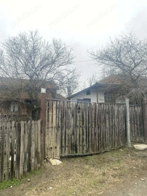 Vând casa bătrâneasca cu suprafața 4463 m2 - imagine 4