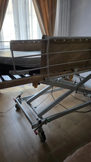 Vând pat electric pentru persoane imobilizate la pat.Patul este folosit 6 luni  - imagine 3