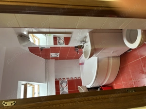 Închiriez apartament 2 camere, living comun cu bucătăria, dormitor, balcon, baie,aer conditionat , m