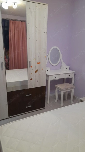 inchiriez 2 camere la curte