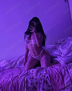 Brunetă fierbinte în orașul tău ! 