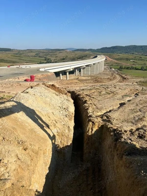 Servicii miniexcavator 3T   Excavații, șanțuri, fundații ,fose septice - imagine 3