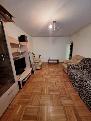 Vanzare apartament 2 camere Piata Centrala - imagine 3