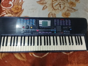 Vând orga yamaha în stare buna de funcționare