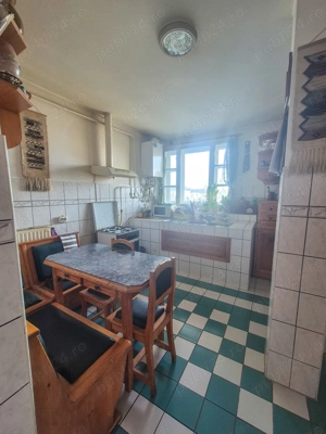 De vanzare apartament spatios, ultracentral, mobilat - 3 camere, Suceava - imagine 9