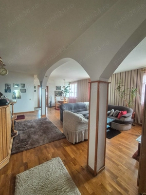 De vanzare apartament spatios, ultracentral, mobilat - 3 camere, Suceava - imagine 2