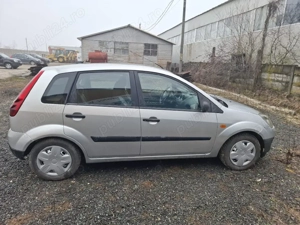 Ford Fiesta anul 2006 - imagine 3