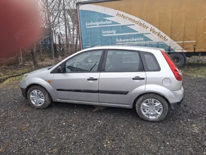Ford Fiesta anul 2006 - imagine 4
