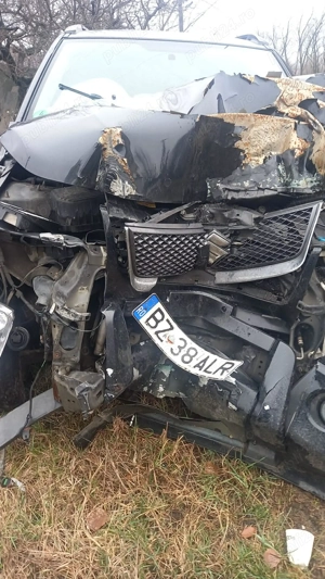 Dezmembrez Suzuki Vitara  - imagine 2