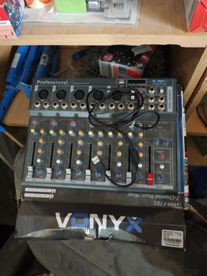 Mixer pasiv cu 7 canale Vonyx