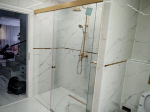 cabine de dus si usi de sticlă 