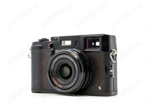 Fujifilm X100S compact crop