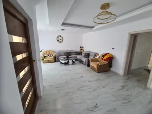 Vand casa in Slatioara - imagine 3