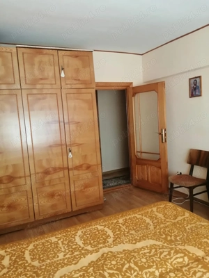 Vând ap. 3 cam. decomandat, central, suprafata generoasă, Brăila - imagine 3