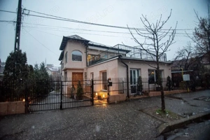 De inchiriat apartament in vila, Strada Trivale