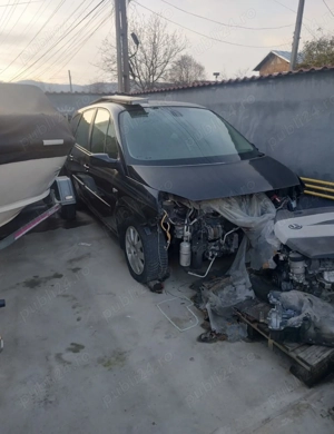Dezmembrez Renault Megane Scenic 2