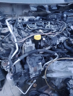 Dezmembrez Renault Megane Scenic 2 - imagine 2