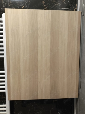 Mobila baie cu lavoar pe blat si baterie incluse