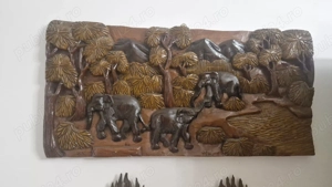 16.	Panou decorativ, Elefanti in jungla 3D, lemn esenta tare, sculptat manual
