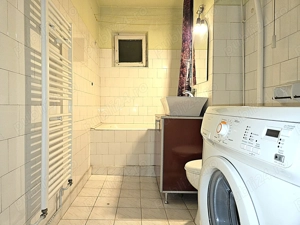 Apartament de vanzare 3 camere 2 bai, zona Cenrala - Boul Rosu Arad