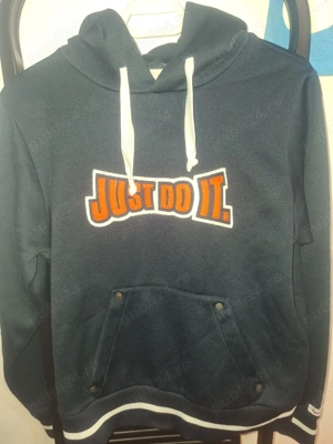 Hanorac bumbac marca Nike. 