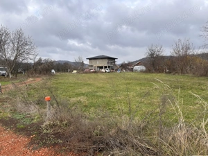 Teren intravilan la 5-10 minute de Targoviste