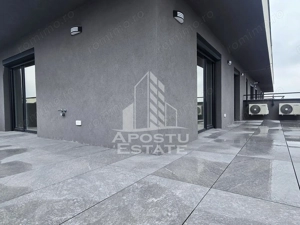 Penthouse exclusivist 3 camere, 178 mp, terasa 56 mp