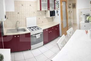 Apartament 5 camere, panoramă pe 3 laturi, lumină naturală și intimitate