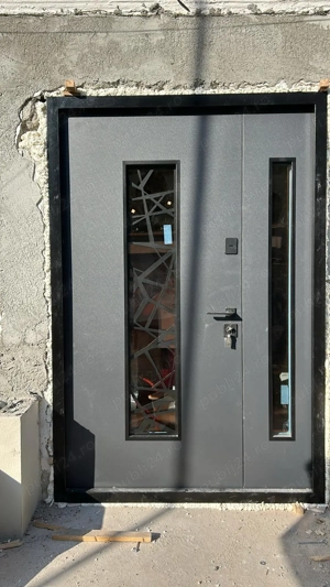 Usa dubla de intrare in casa  - imagine 4