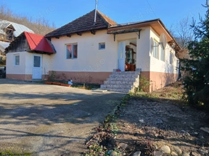 Vând casă în Gură Văii,Onești,Județul Bacău.