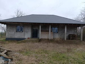 Casa si teren de vanzare