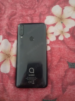 vând telefon are display-ul spart  - imagine 2