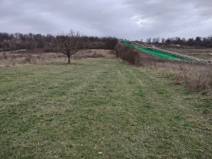 Teren de vanzare comuna  Arcani, sat Sănătești  langa Aprilia Park  - imagine 3