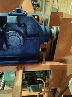 Presa pentru presa semintelor de floarea soarelui , rapita , nuca , dovleac la rece  - imagine 4