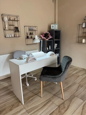 Masă manichiură albă 