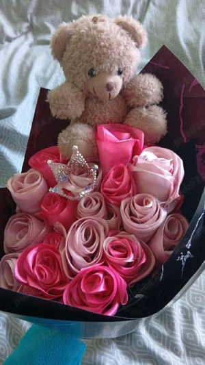 buchete de trandafiri și mărțișoarele nu le am pus - imagine 5