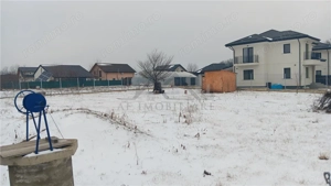 Valea Ursului langa padure TEREN  912mp  lot pentru  casa intravilan imprejmuit - imagine 2