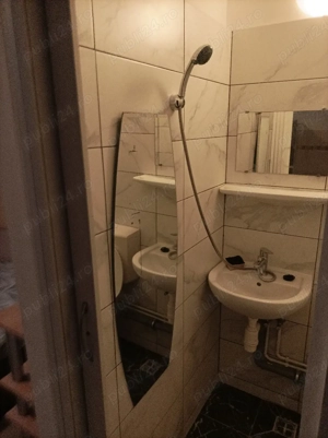 închiriez Garsonier  în zona complex studentesc  - imagine 2